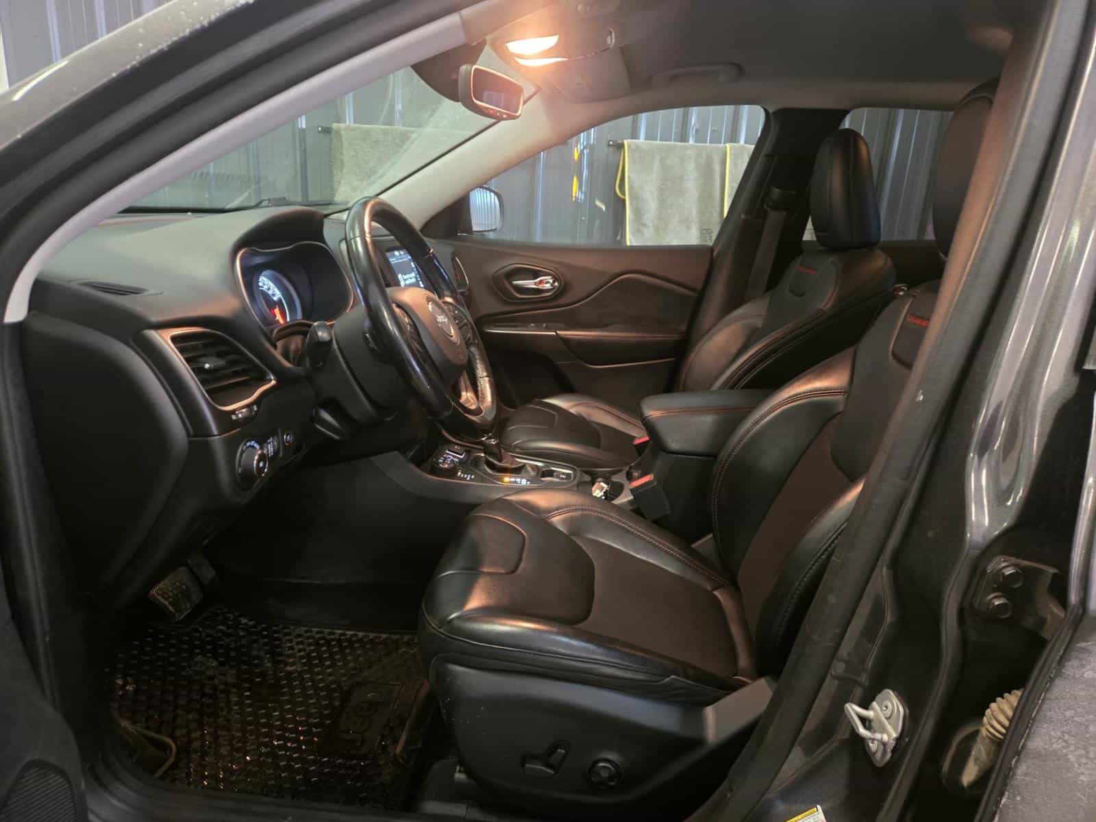 Image 11 Jeep Cherokee Trailhawk 2020