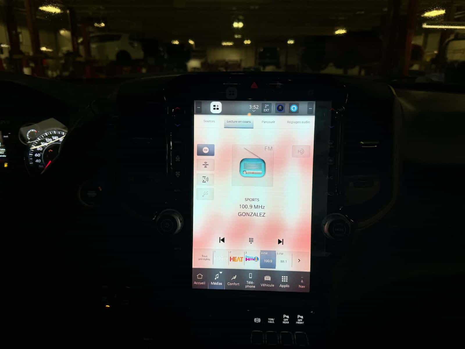 2026 RAM 2500 Black Express - Image 10