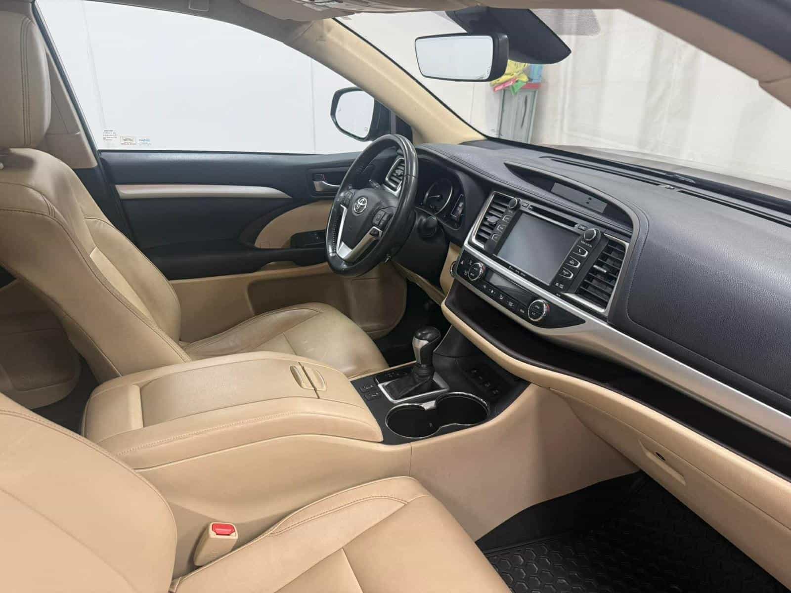 Image 11 Toyota Highlander XLE 2018