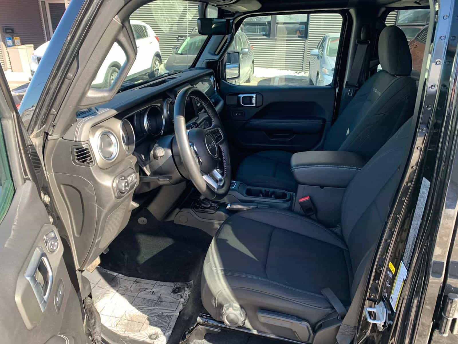 2022 Jeep Gladiator Overland - Image 10