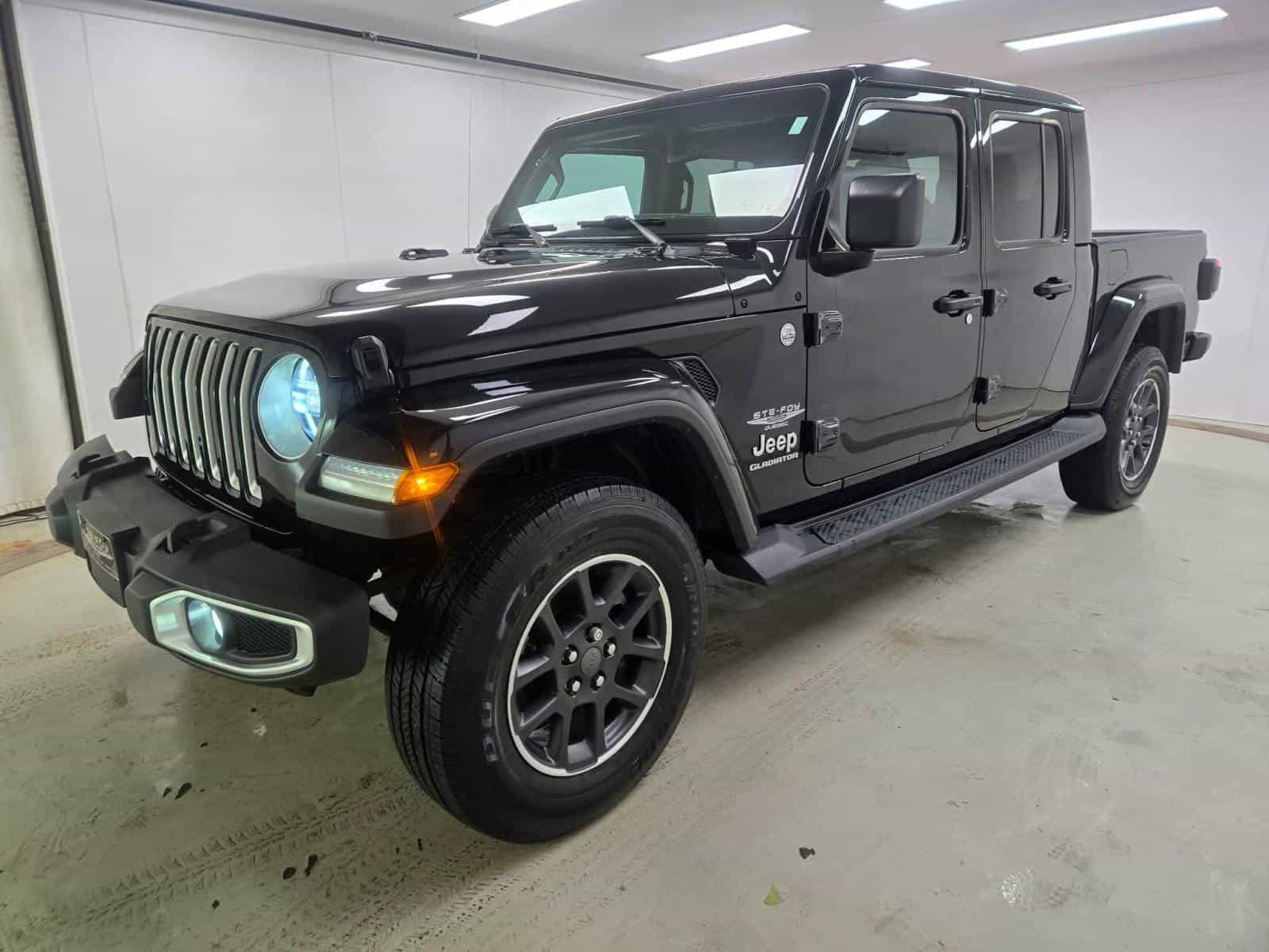 2022 Jeep Gladiator Overland - Image 1