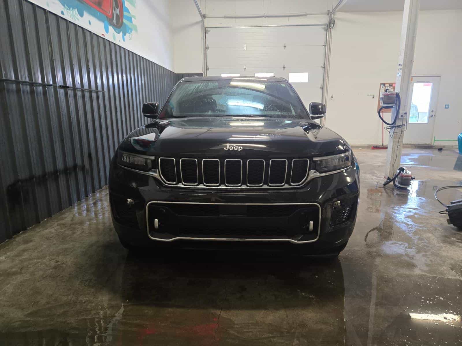 Image 3 Jeep Grand Cherokee Overland 2023