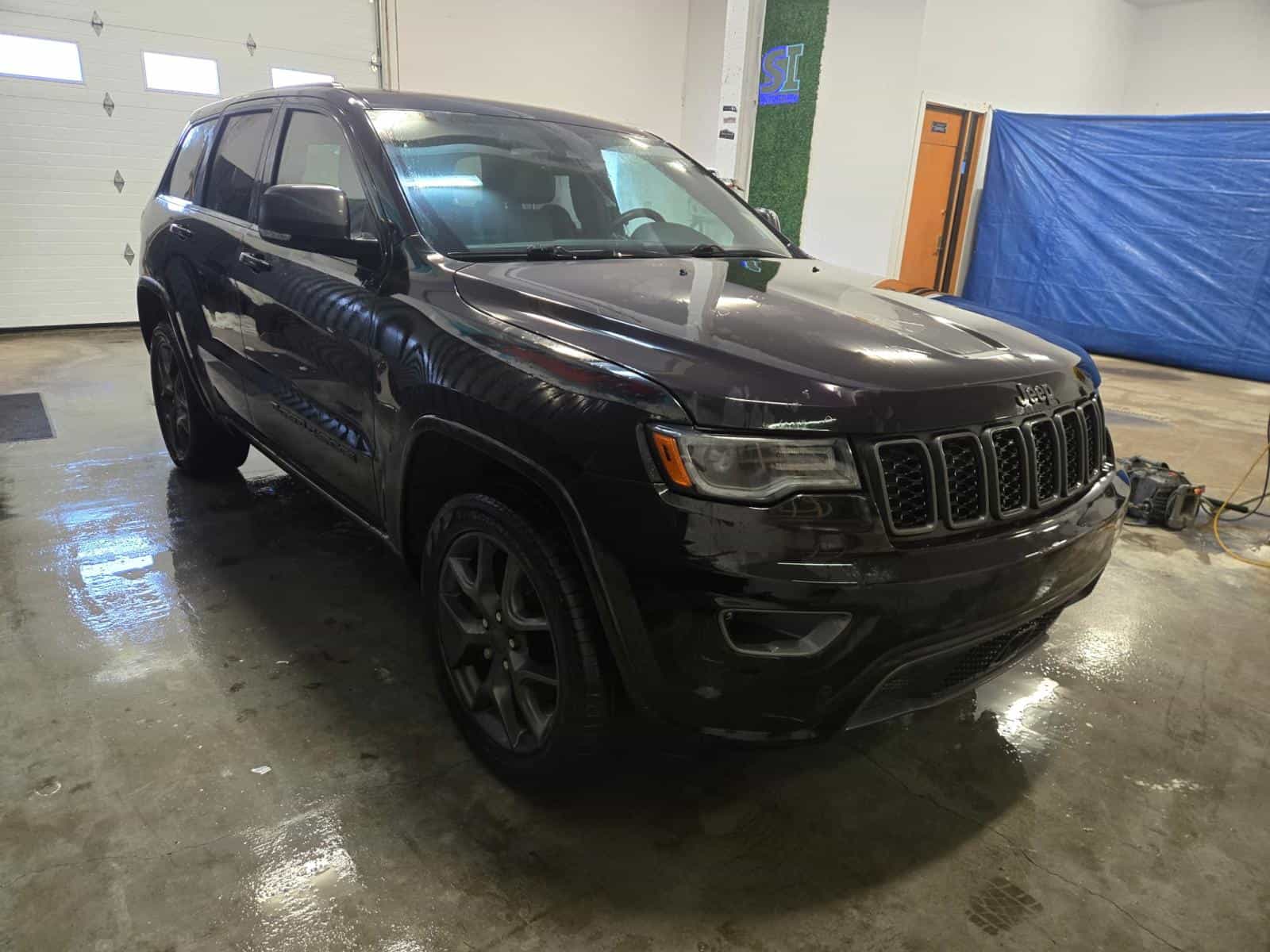 Image 3 Jeep Grand Cherokee 80th Anniversary Edition 2021