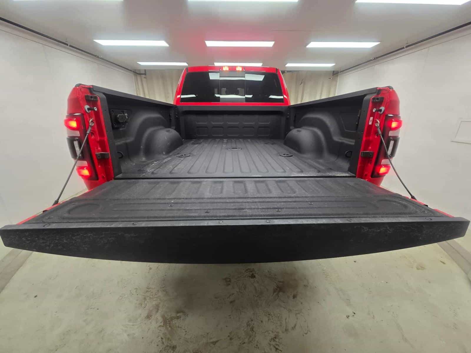 2024 RAM 2500 Big Horn - Image 8