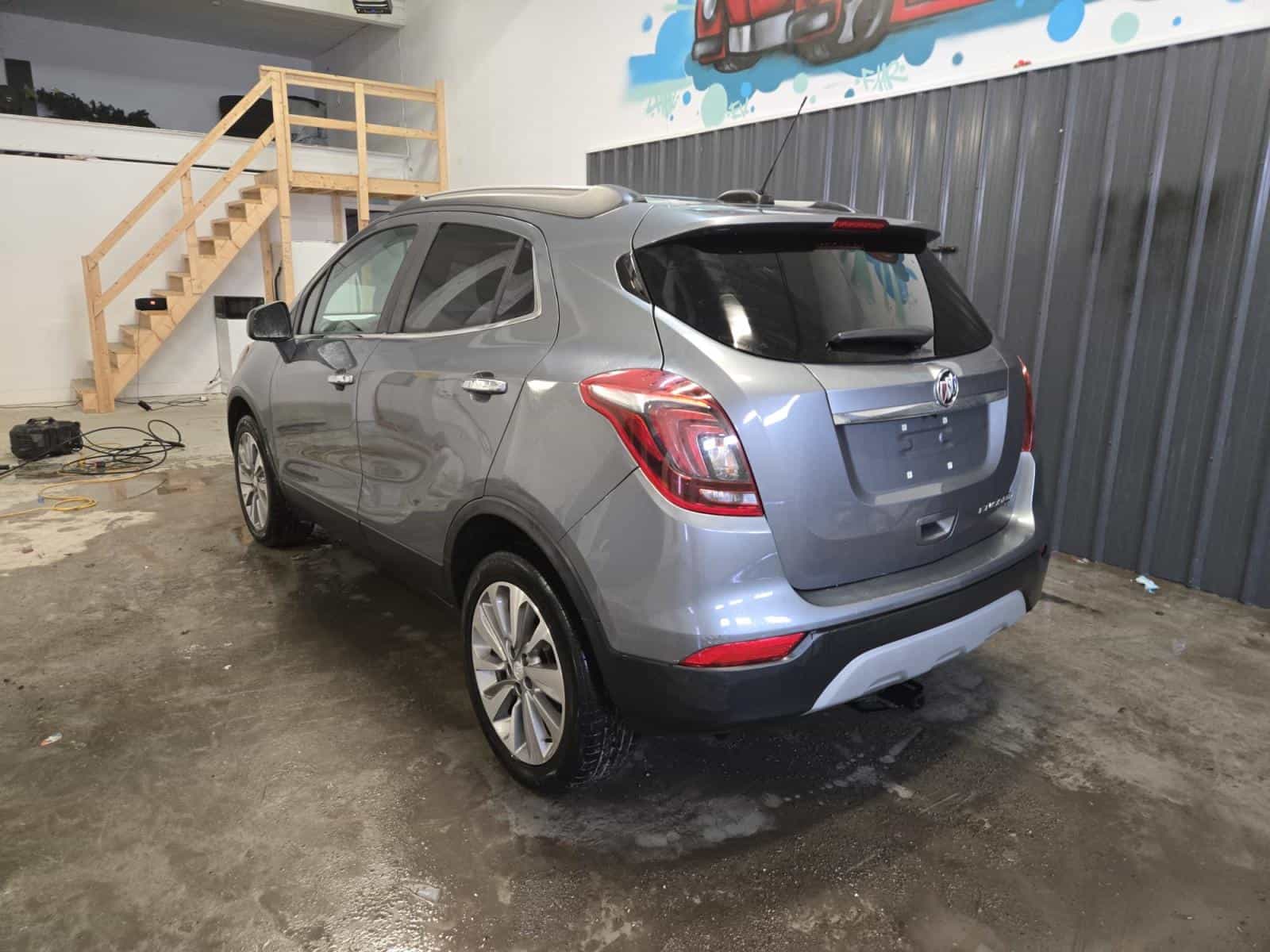 Image 3 Buick Encore Preferred 2020