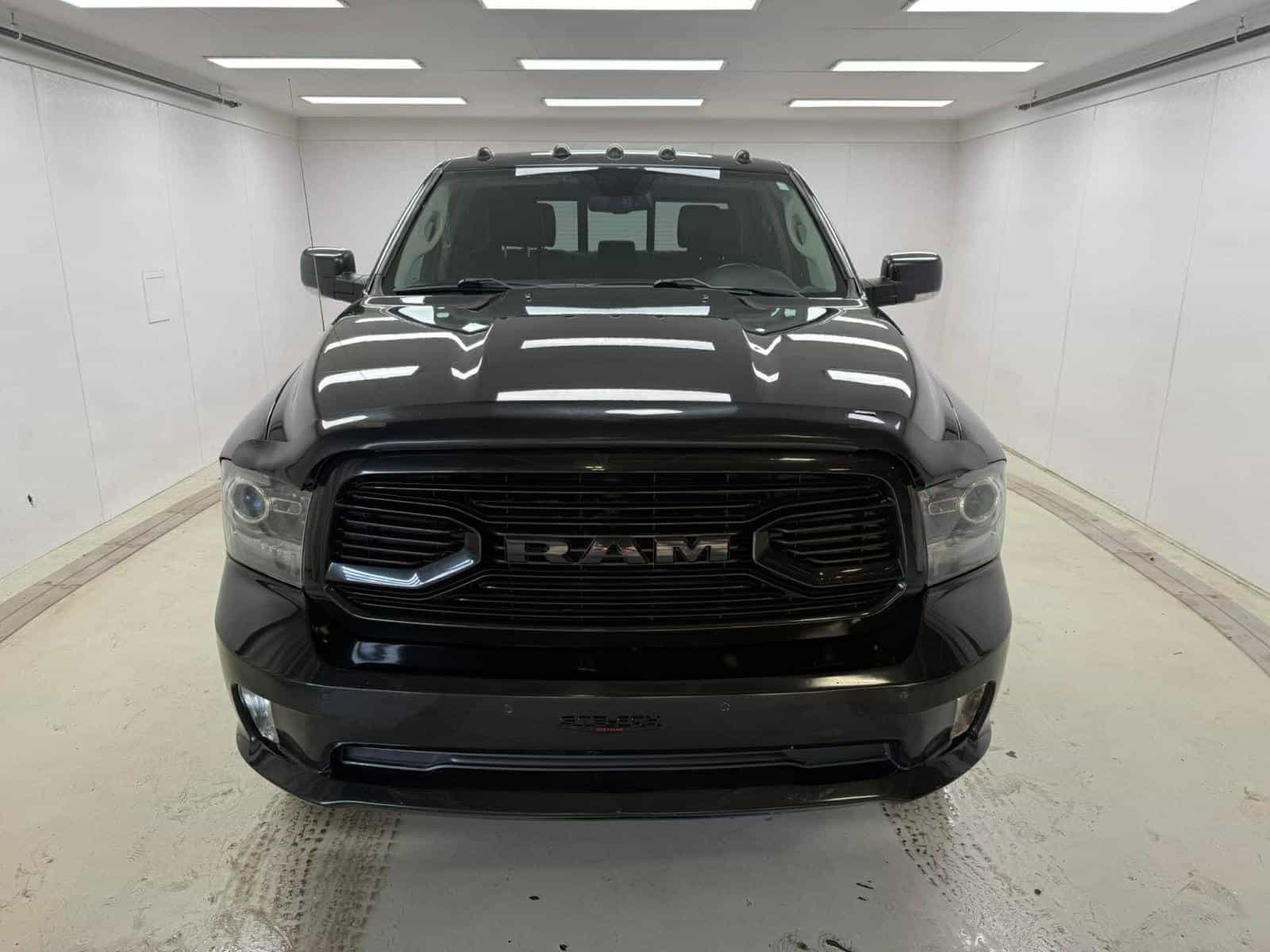2018 RAM 1500 Sport - Image 2
