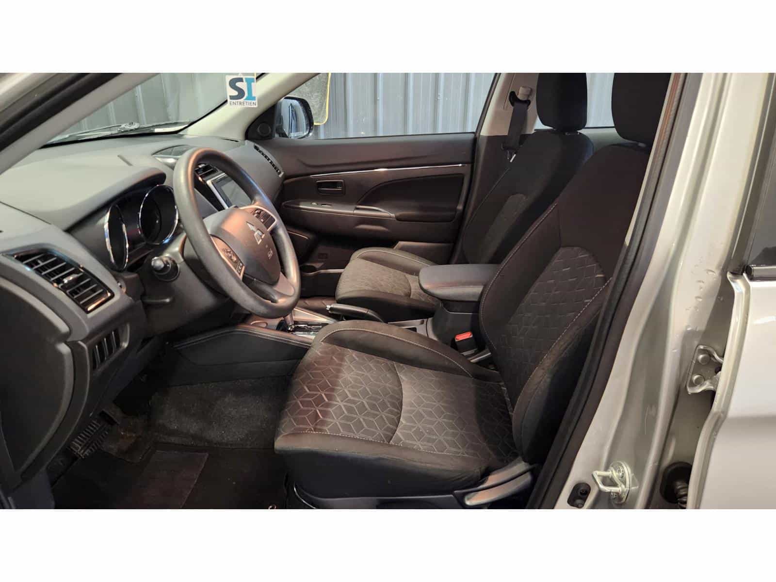 Image 12 Mitsubishi RVR ES 2022