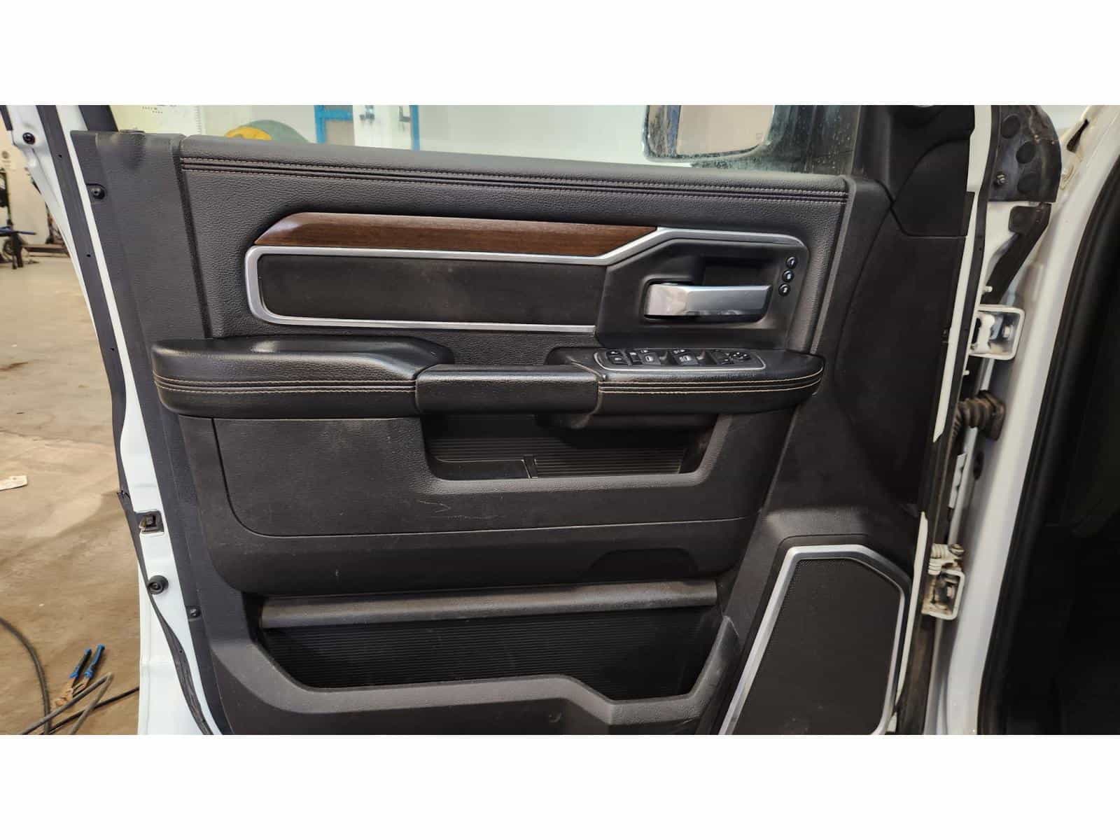 2022 RAM 2500 Laramie - Image 8