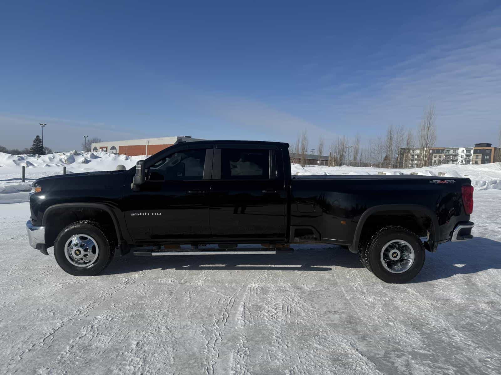 Image 2 Chevrolet Silverado LT 2020