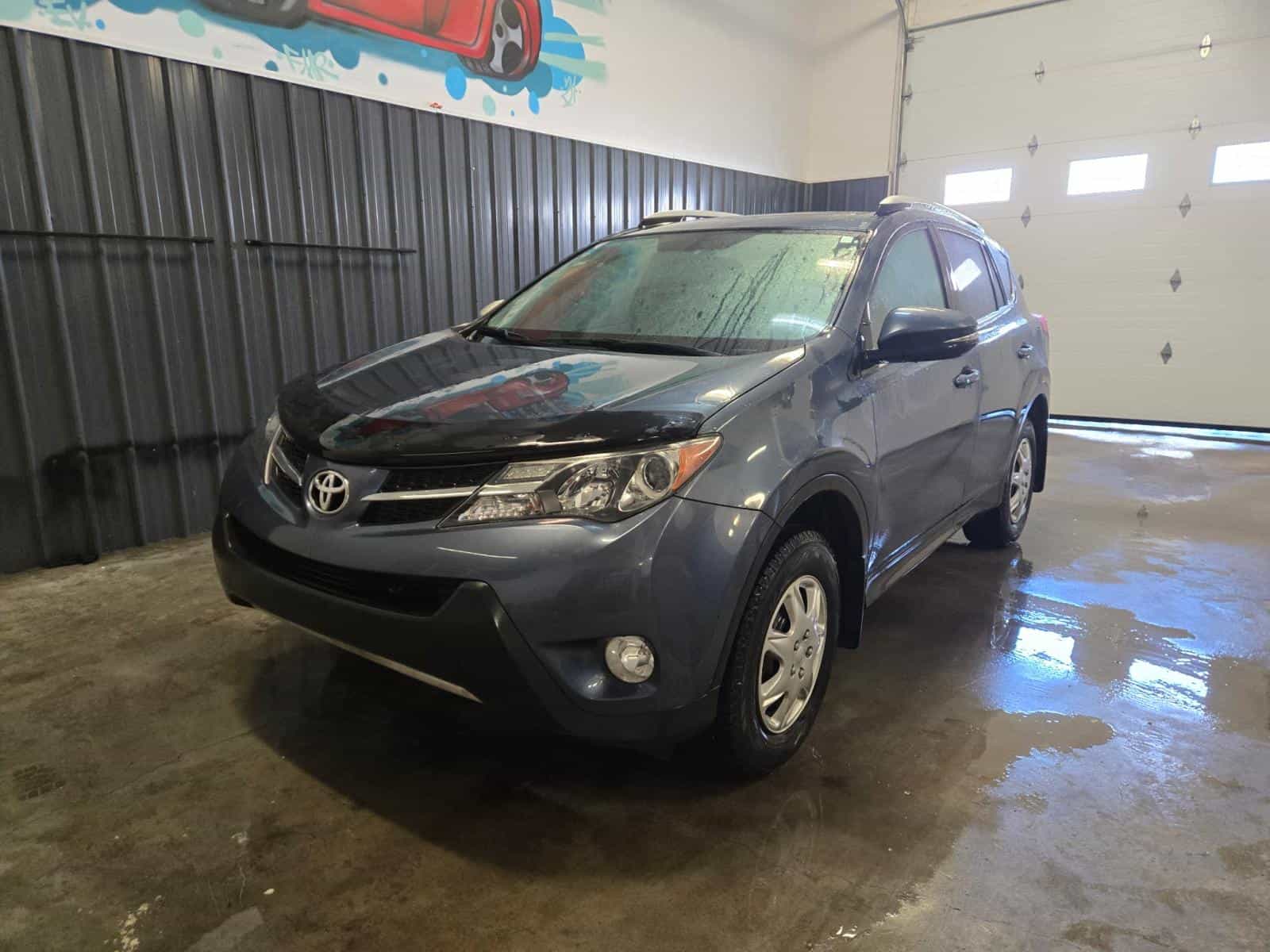 2013 Toyota Rav4 XLE - Image 1