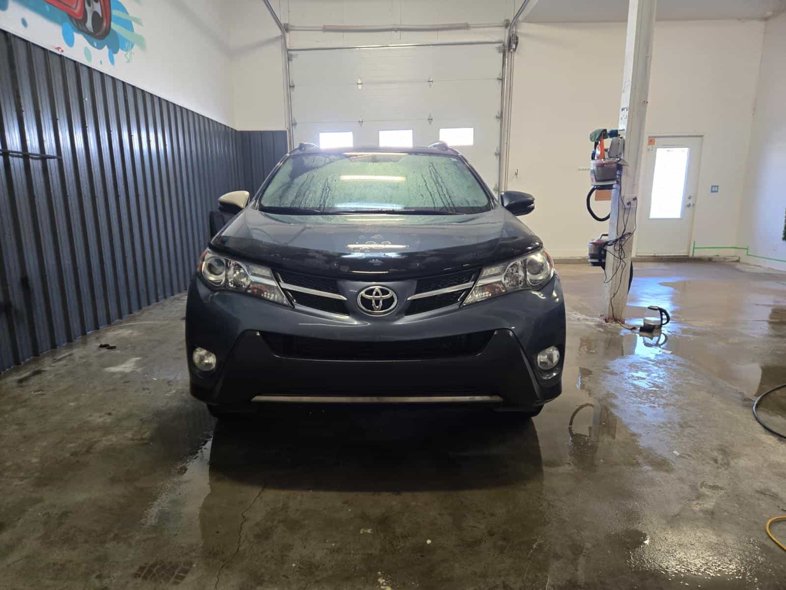 Image 2 Toyota Rav4 XLE 2013