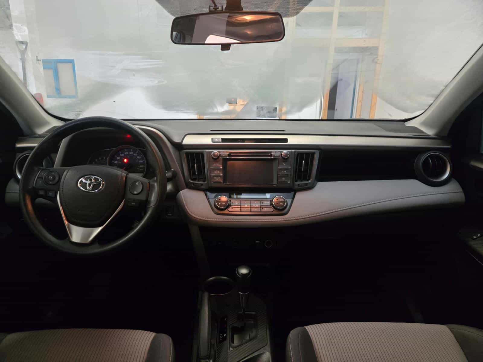 2013 Toyota Rav4 XLE - Image 12