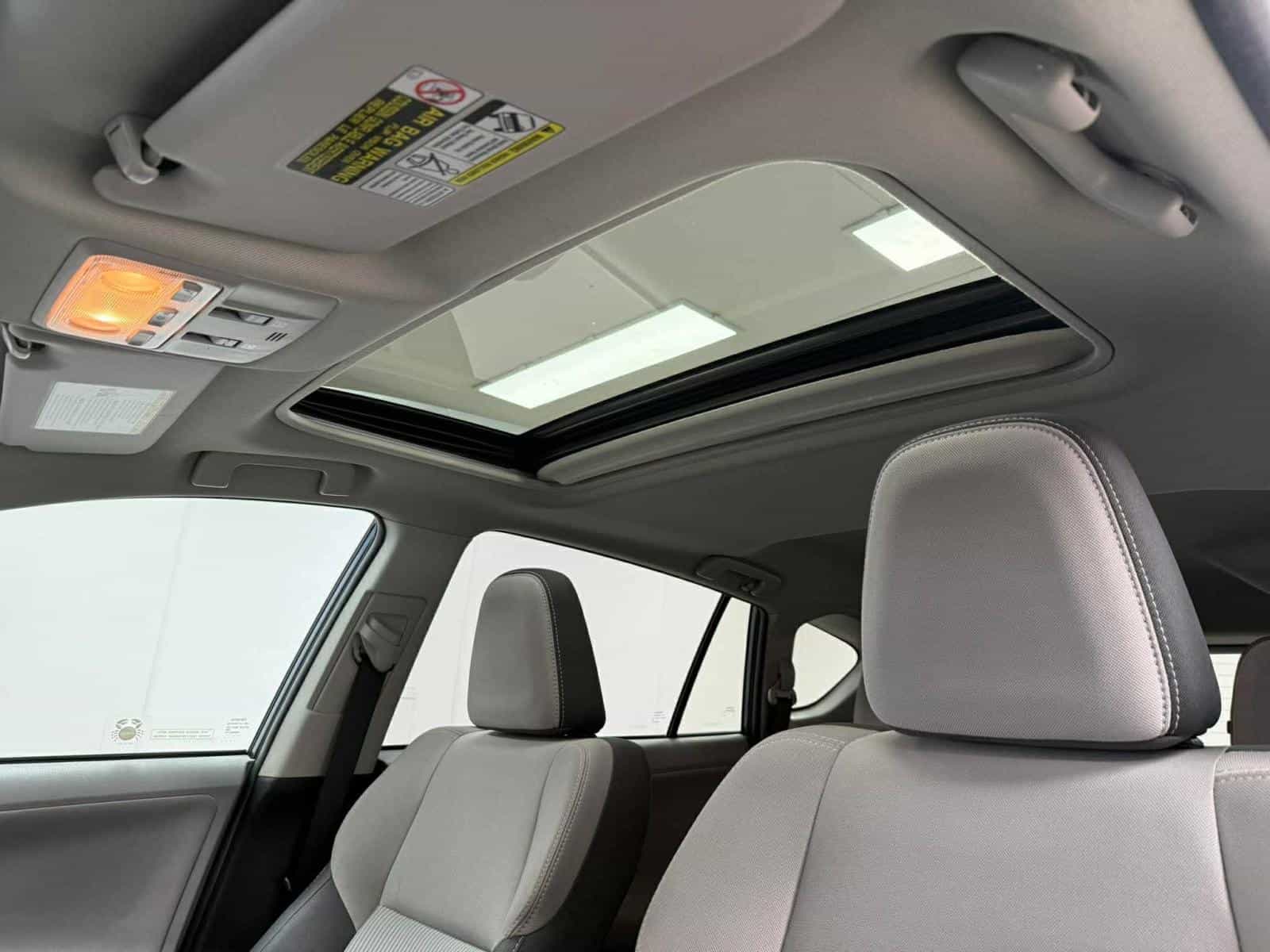 2013 Toyota Rav4 XLE - Image 12