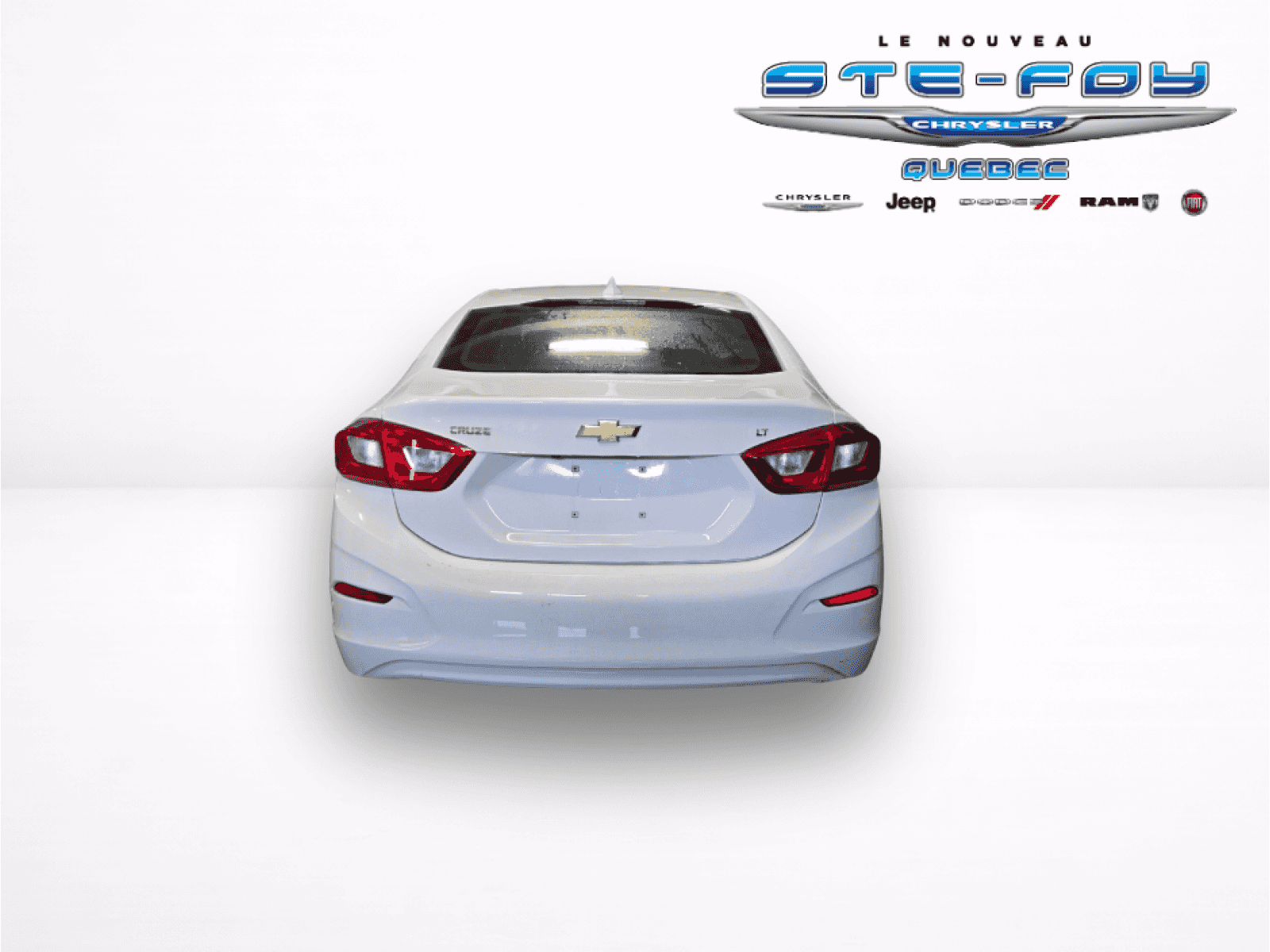 2017 Chevrolet CRUZE LT LT - Image 5