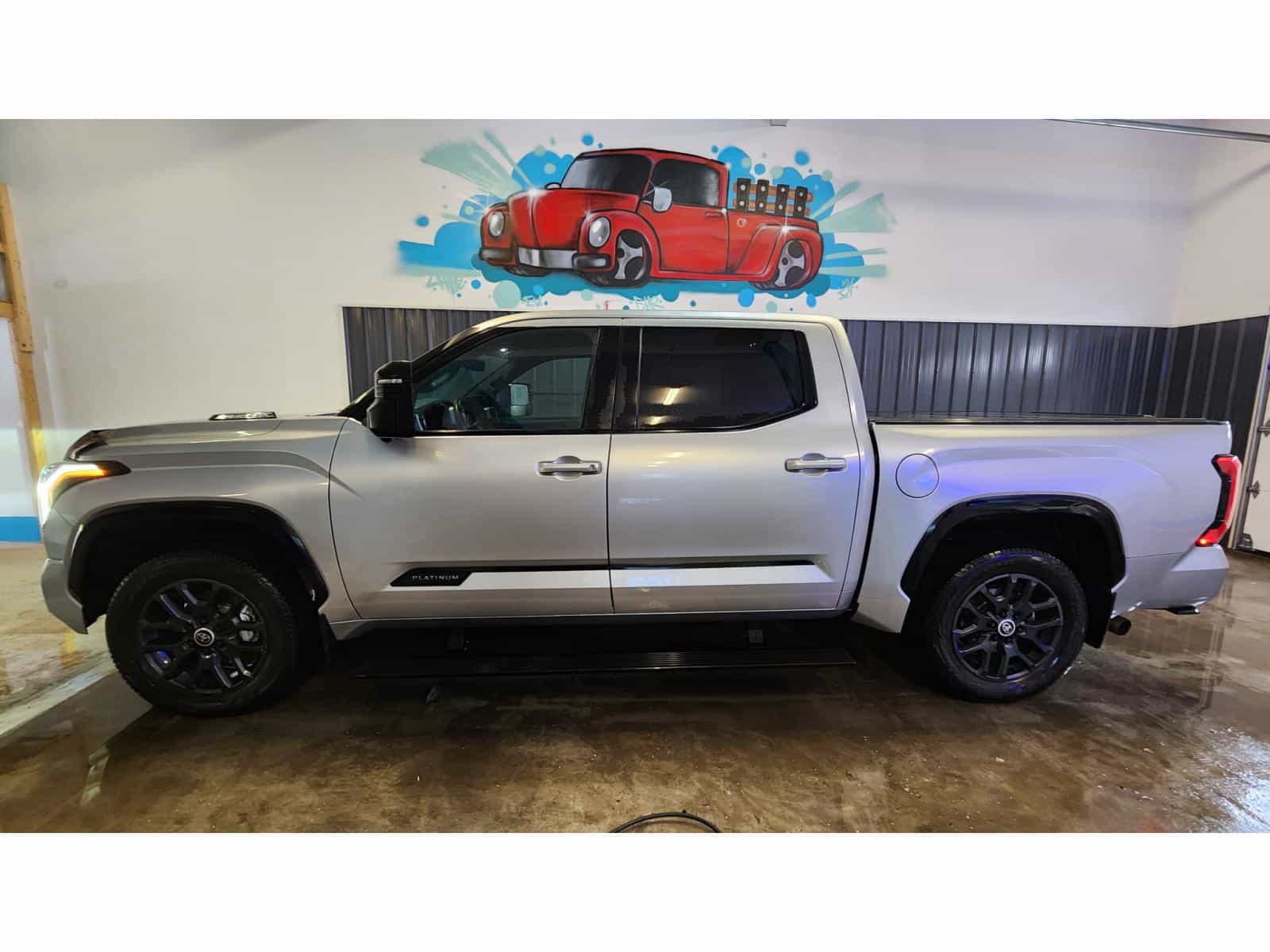 2024 Toyota Tundra Platinum - Image 7