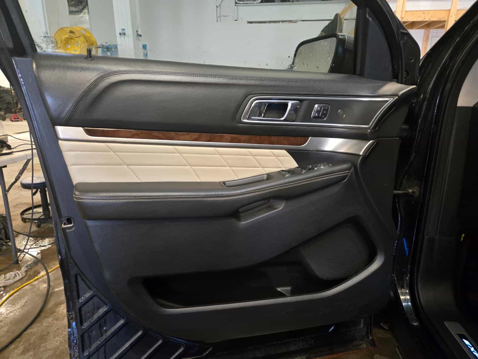 2016 Ford Explorer Platinum - Image 8