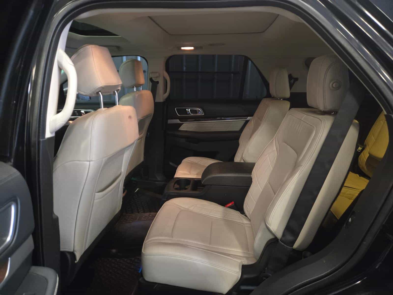 2016 Ford Explorer Platinum - Image 10