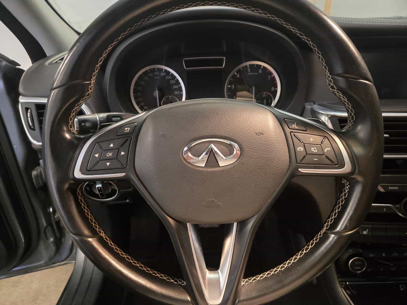 2017 Infiniti QX30 Premium - Image 13