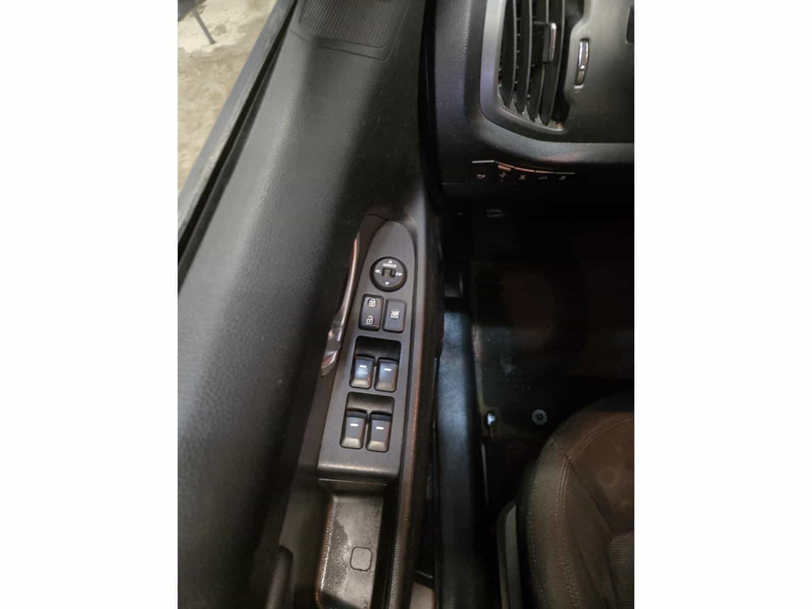 Image 11 Kia Sportage LX 2012