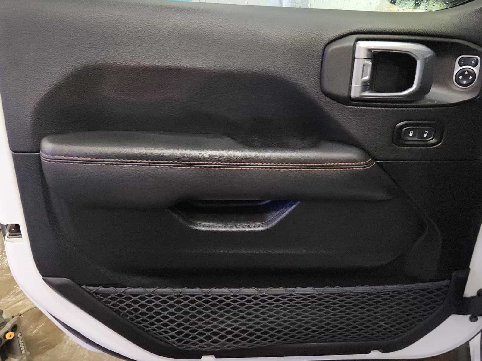 2022 Jeep Gladiator Mojave - Image 9