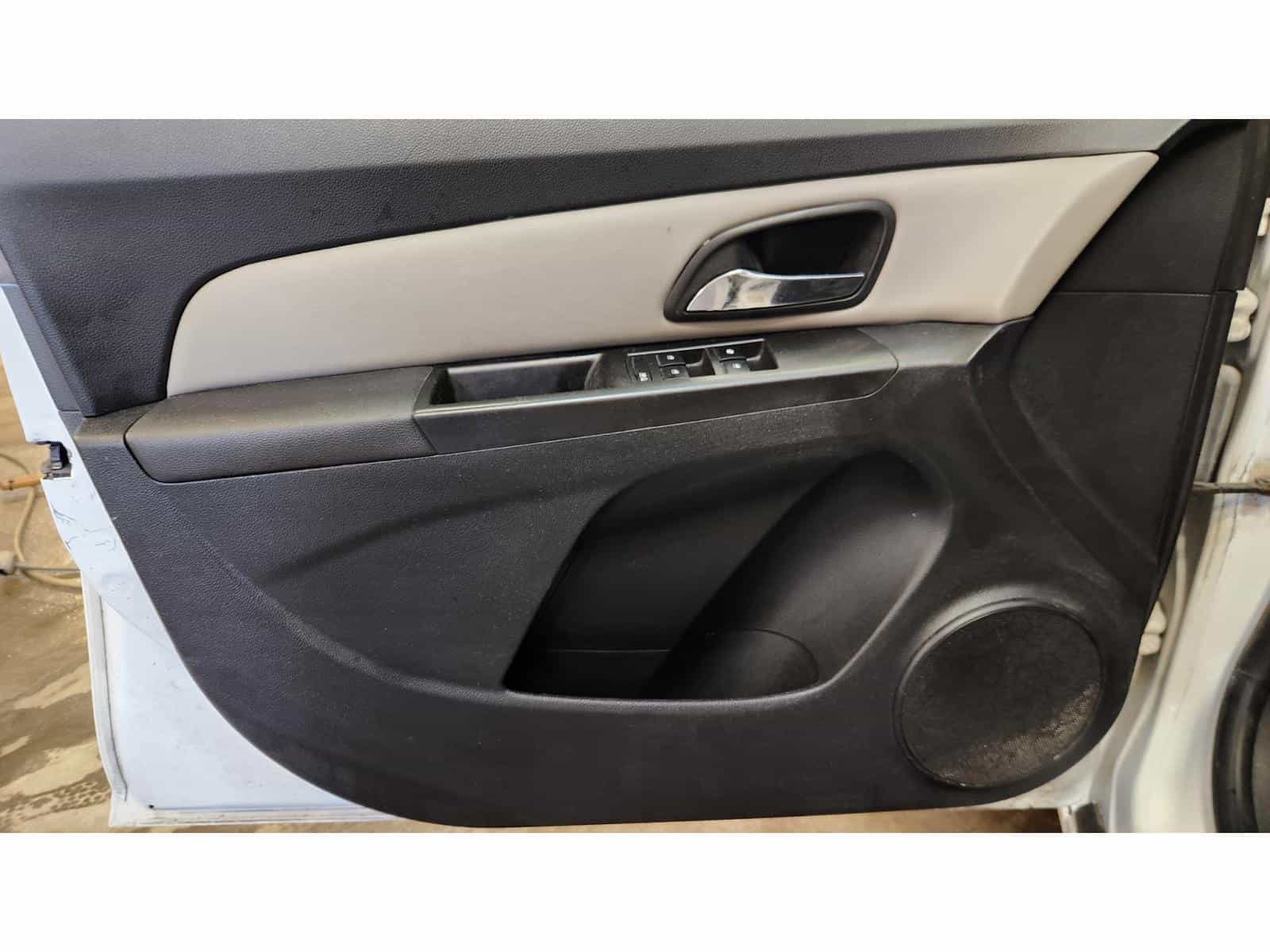 2012 Chevrolet Cruze LS - Image 8