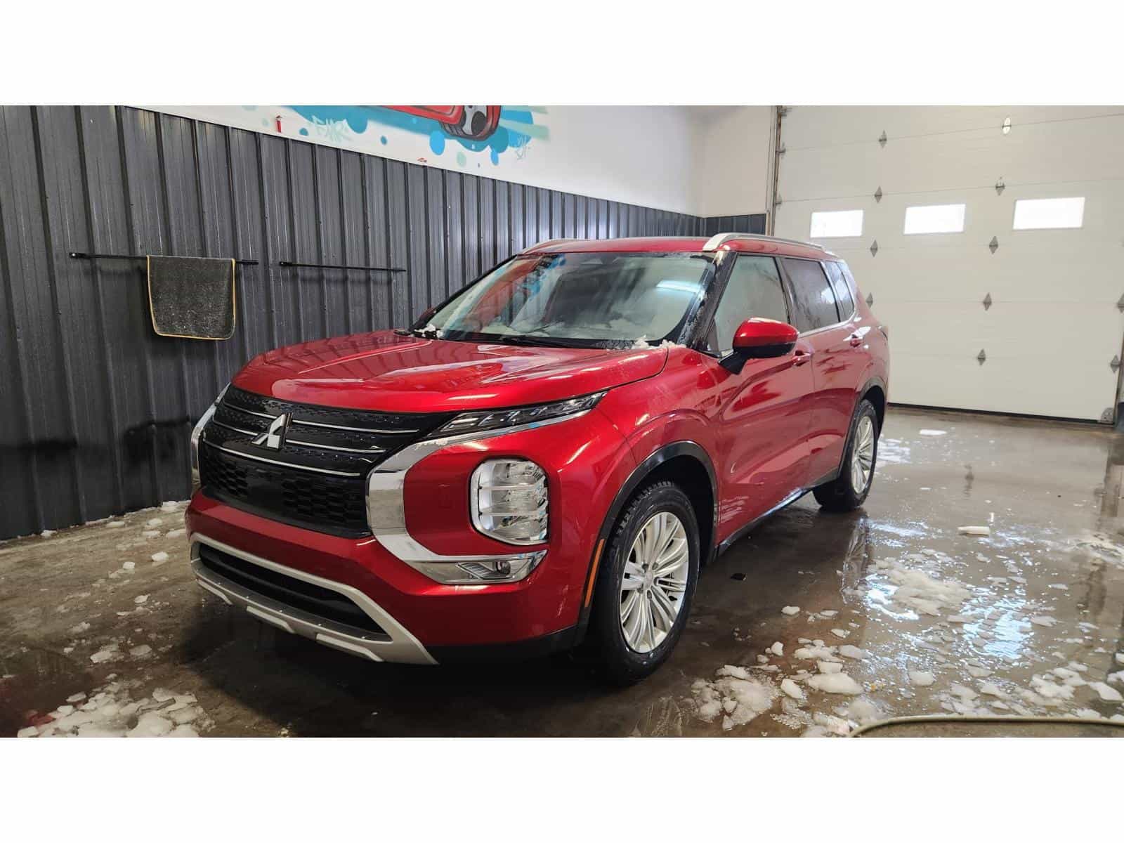 2022 Mitsubishi Outlander SE - Image 1