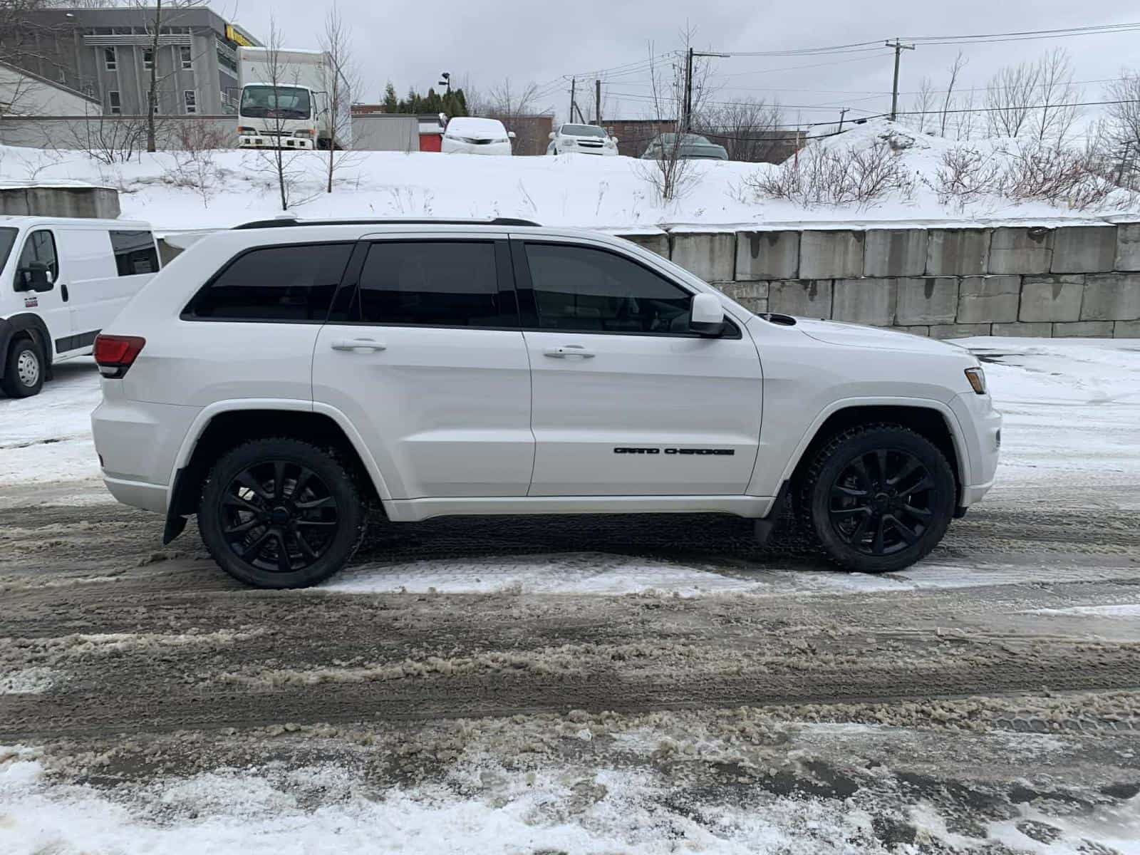 2021 Jeep Grand Cherokee Altitude - Image 4