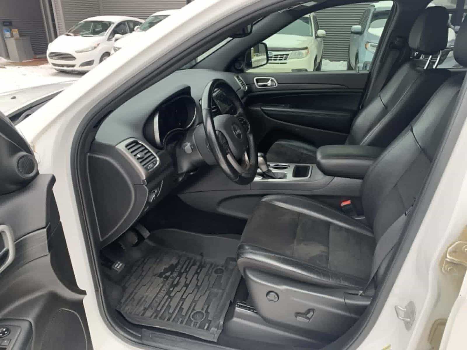 2021 Jeep Grand Cherokee Altitude - Image 12