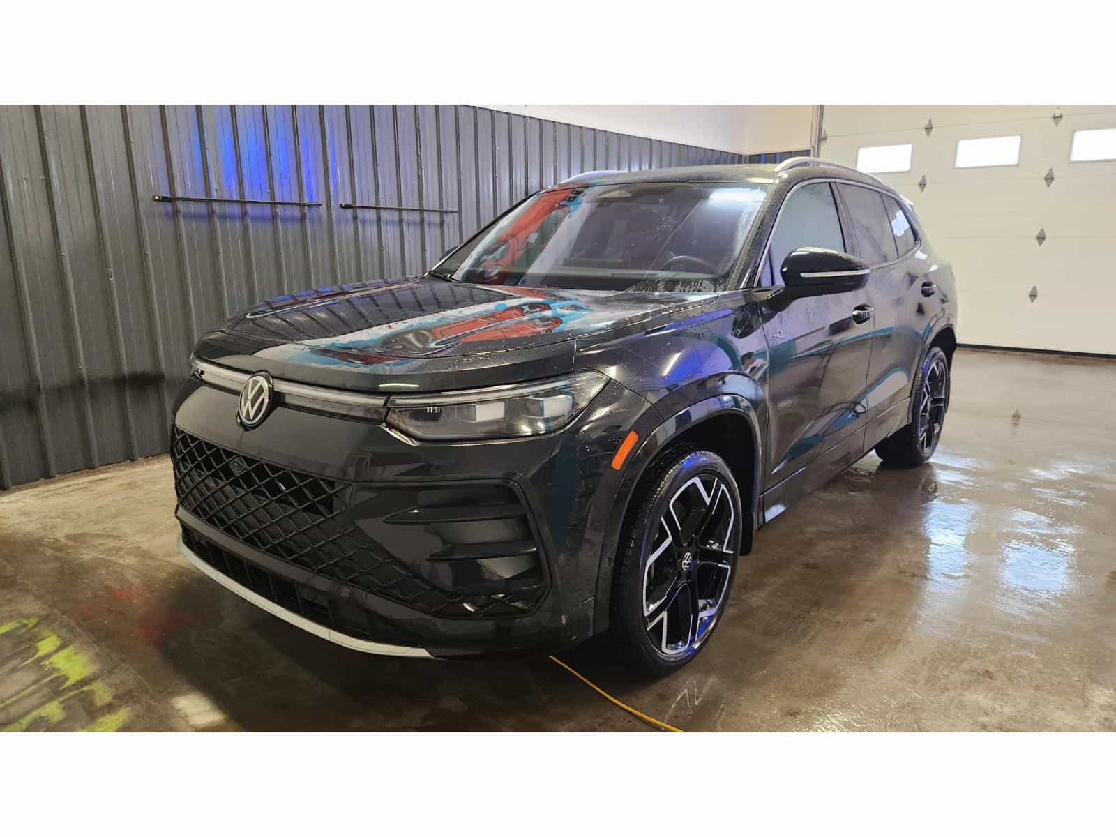 Image 1 Volkswagen Tiguan Highline R-Line 2025