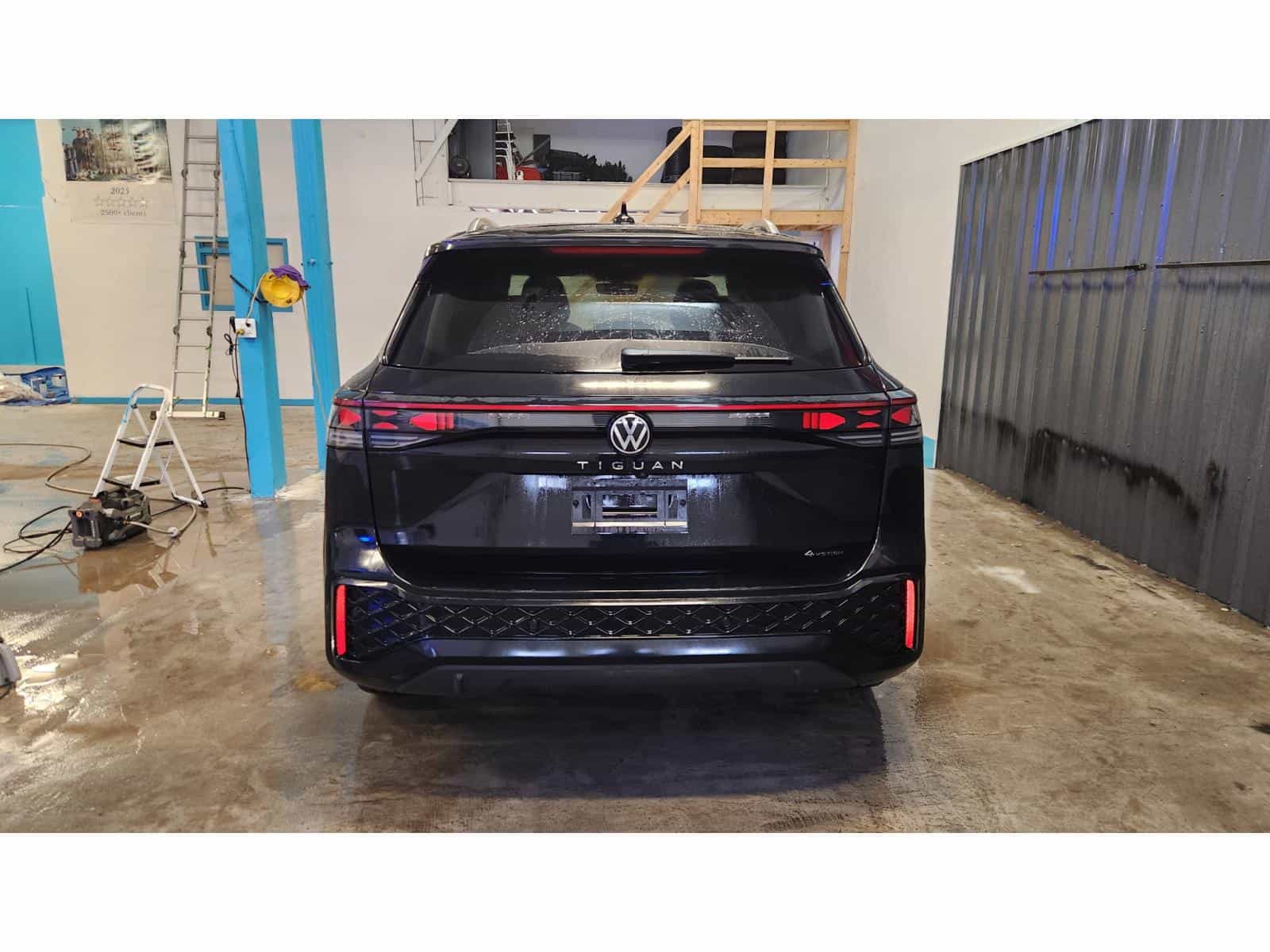 2025 Volkswagen Tiguan Highline R-Line - Image 5