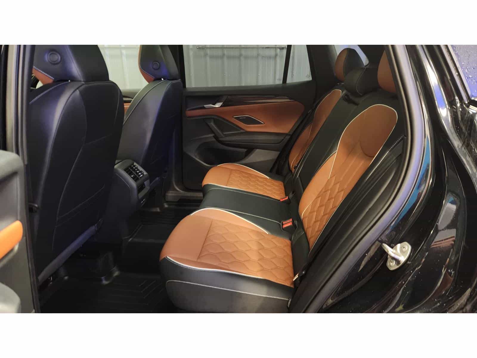 2025 Volkswagen Tiguan Highline R-Line - Image 12