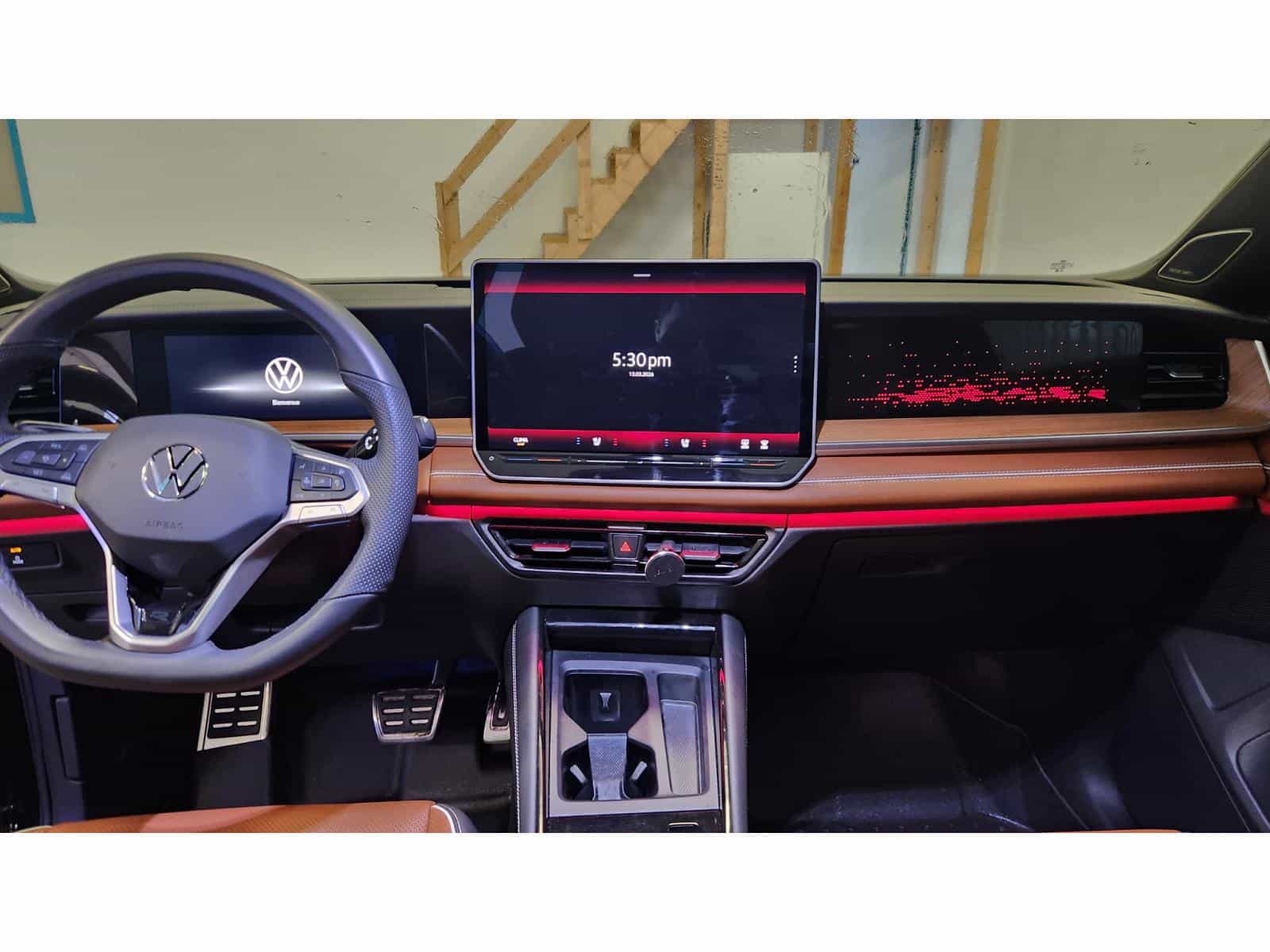 2025 Volkswagen Tiguan Highline R-Line - Image 14