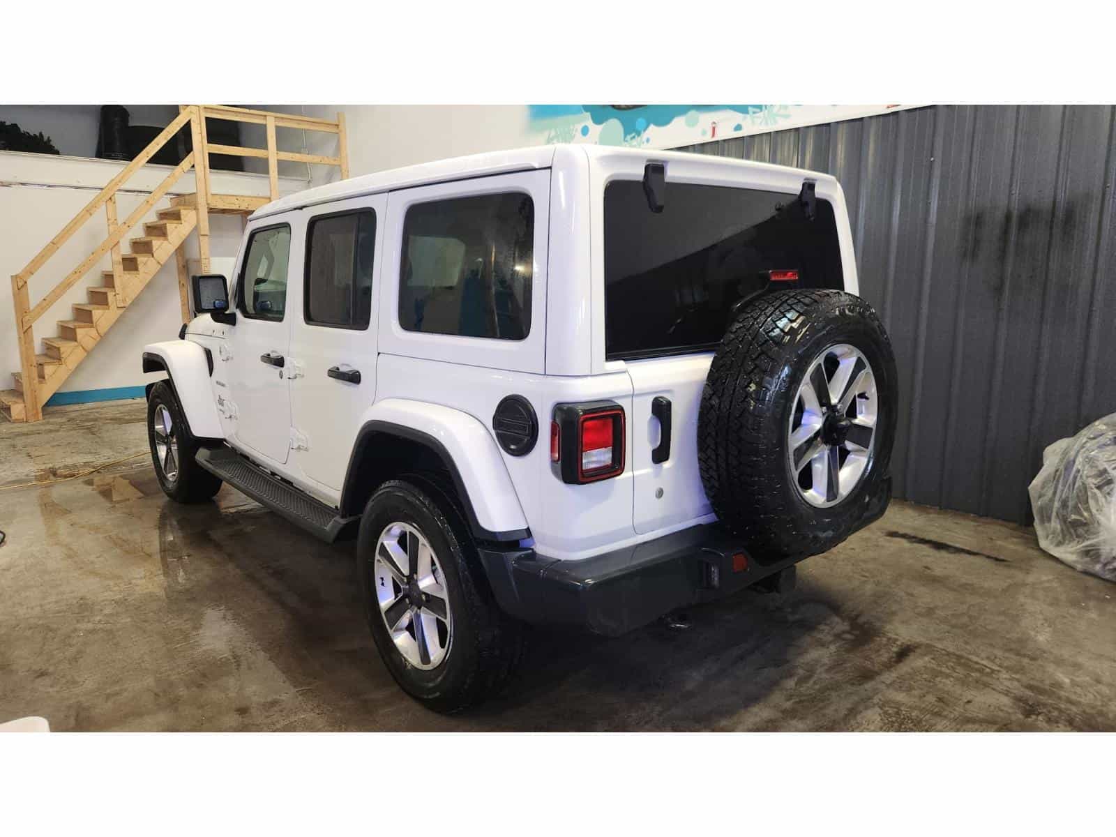 2018 Jeep Wrangler Unlimited Sahara - Image 6