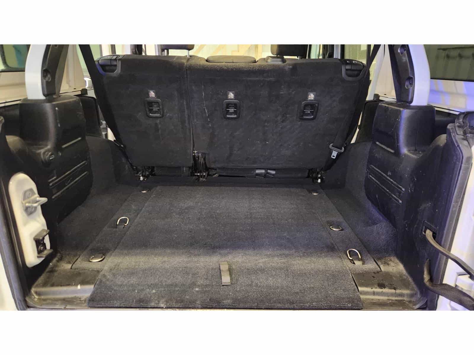 2018 Jeep Wrangler Unlimited Sahara - Image 10