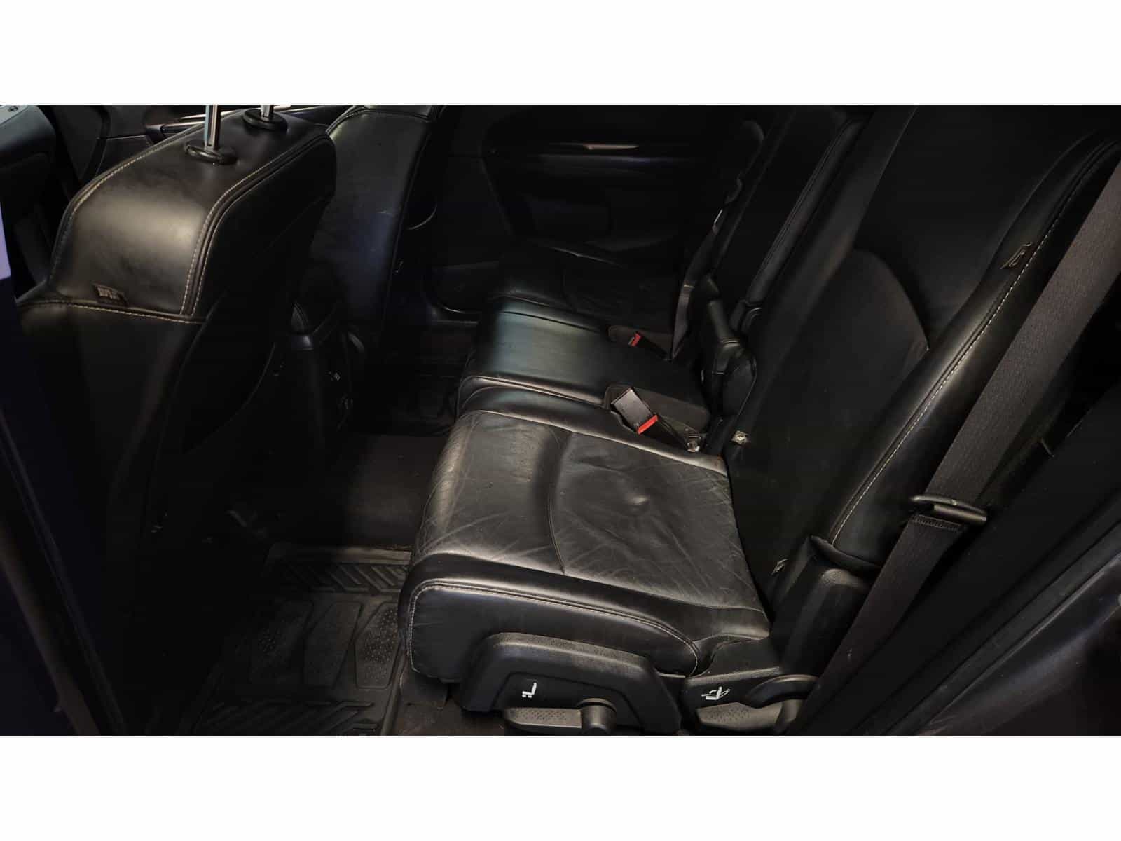 2018 Dodge Journey Crossroad - Image 12