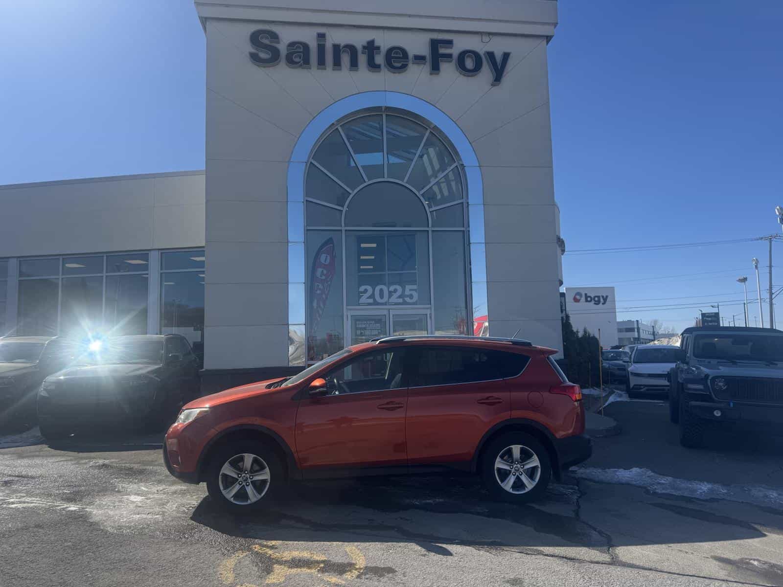 2015 Toyota Rav4 XLE - Image 2