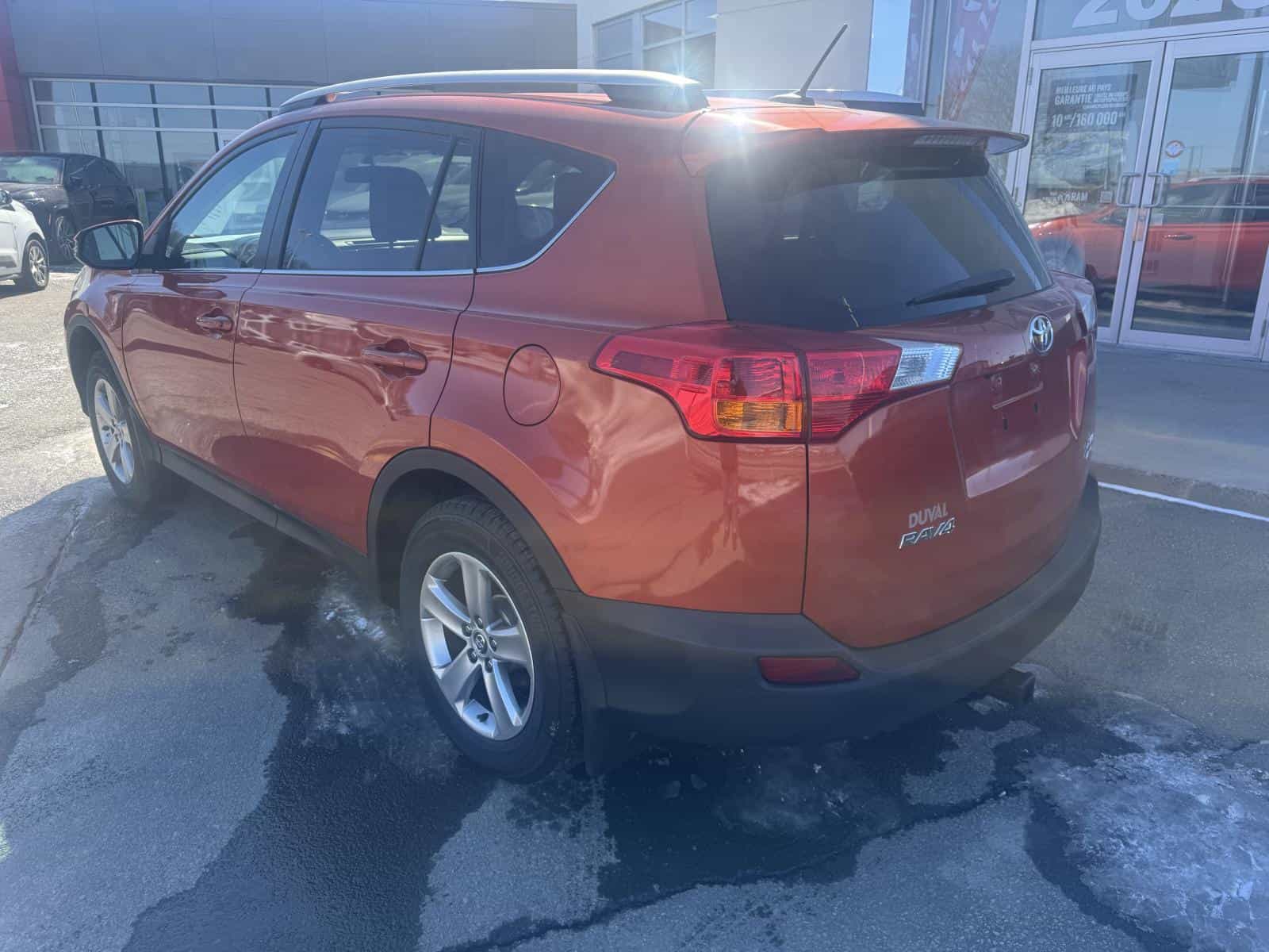 Image 3 Toyota Rav4 XLE 2015