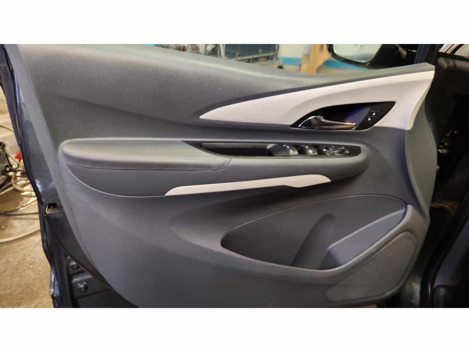 2017 Chevrolet BOLT EV LT LT - Image 9