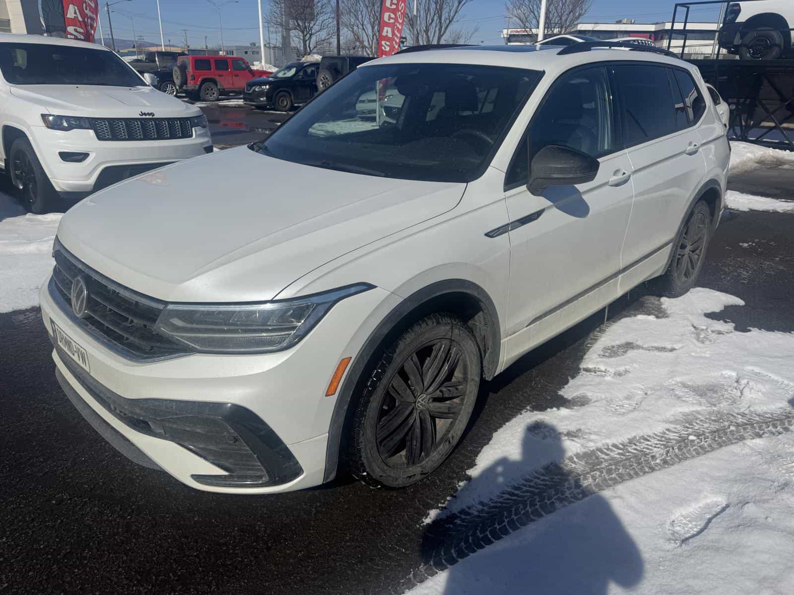 2022 Volkswagen Tiguan Comfortline R-L Blk - Image 1