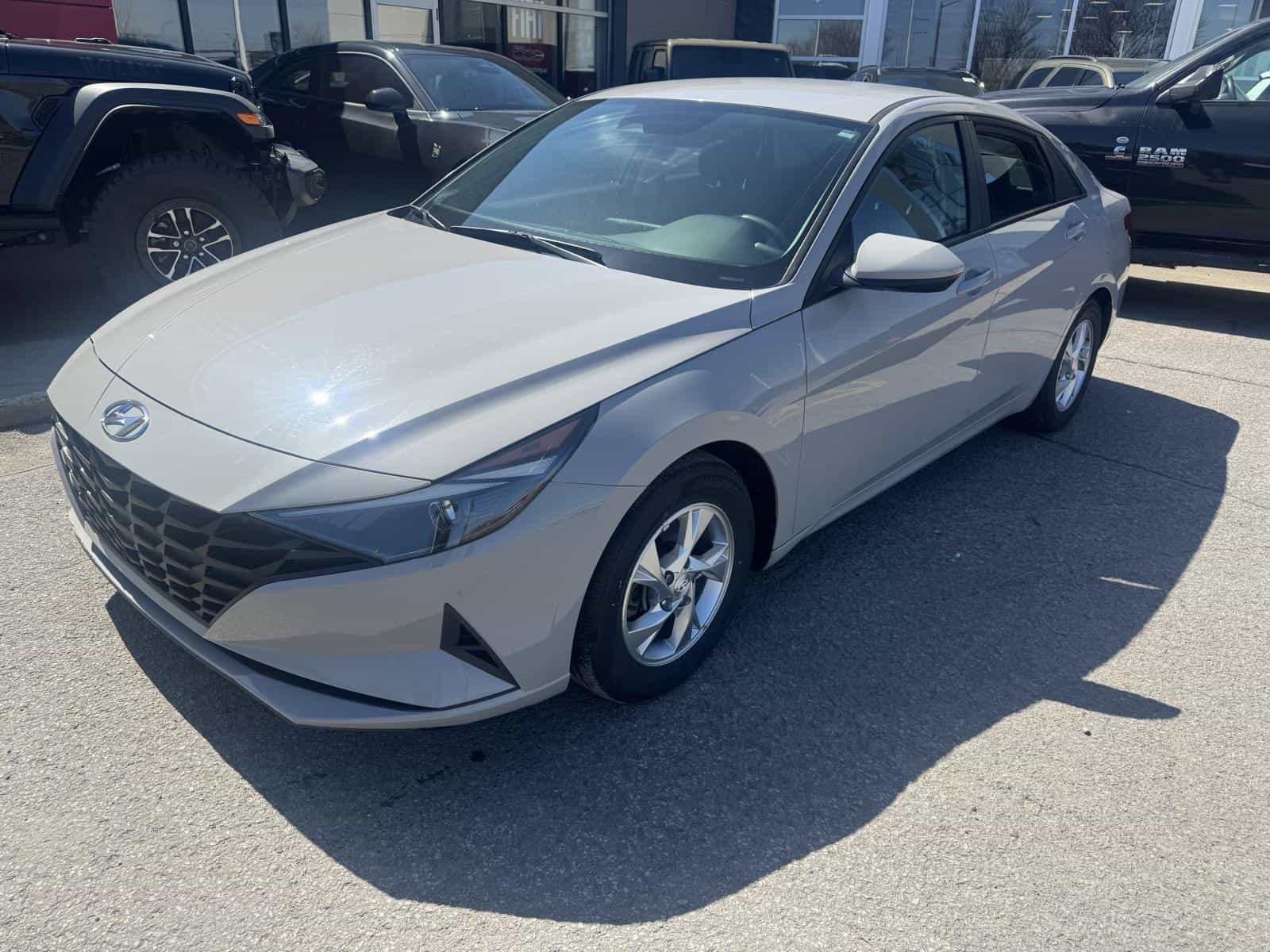 Image 1 Hyundai Elantra Preferred 2023