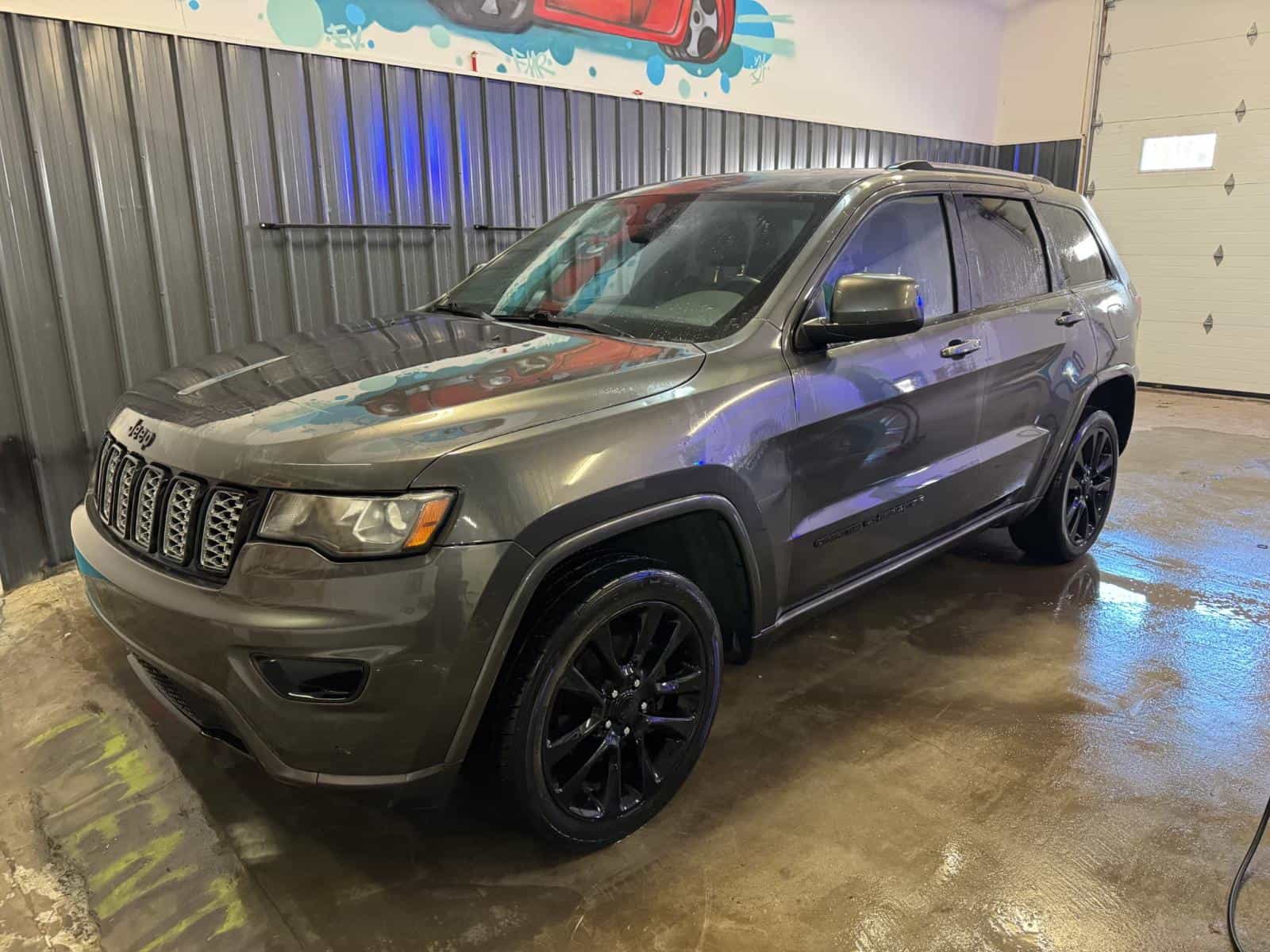 2018 Jeep Grand Cherokee Altitude IV - Image 1