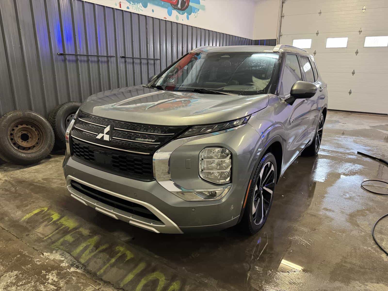 Image 1 Mitsubishi Outlander PHEV Sel S-Awc 2023