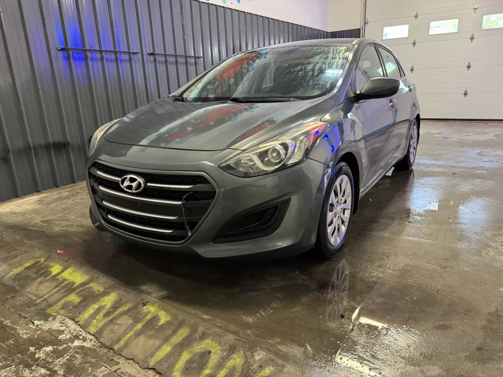 Image 1 Hyundai Elantra GT GL 2017