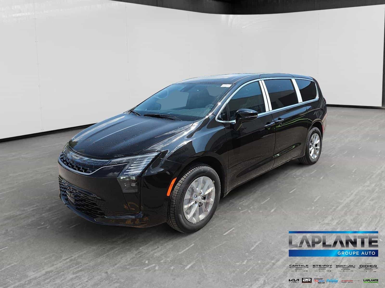 2027 Chrysler Pacifica Select AWD - Image 1
