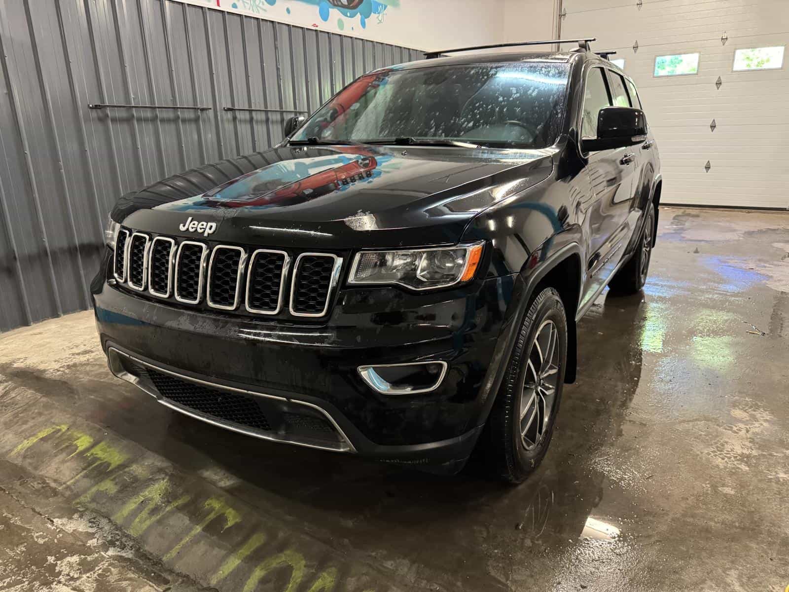 2022 Jeep Grand Cherokee Limited - Image 1