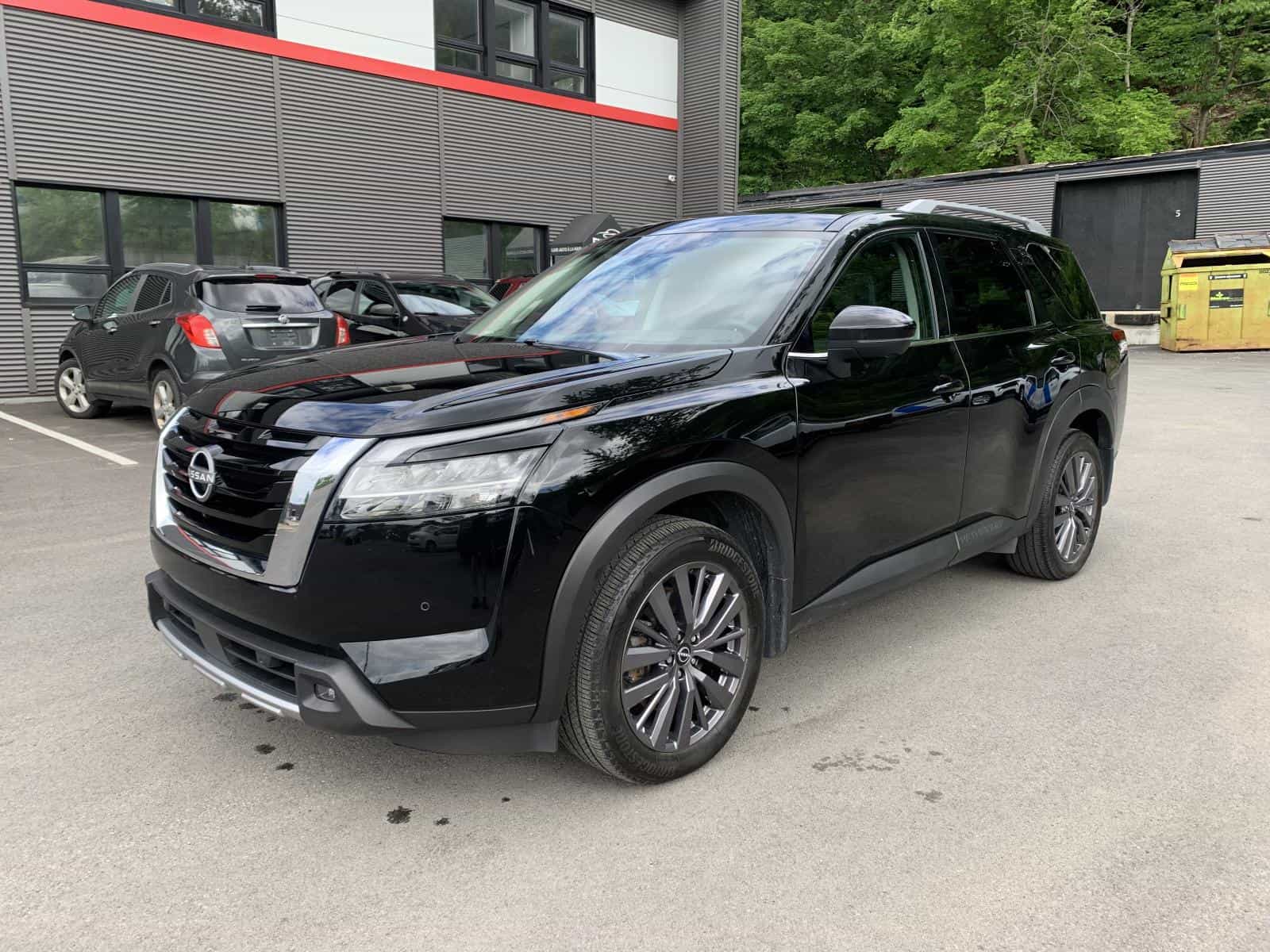 Image 1 Nissan Pathfinder SL 2024