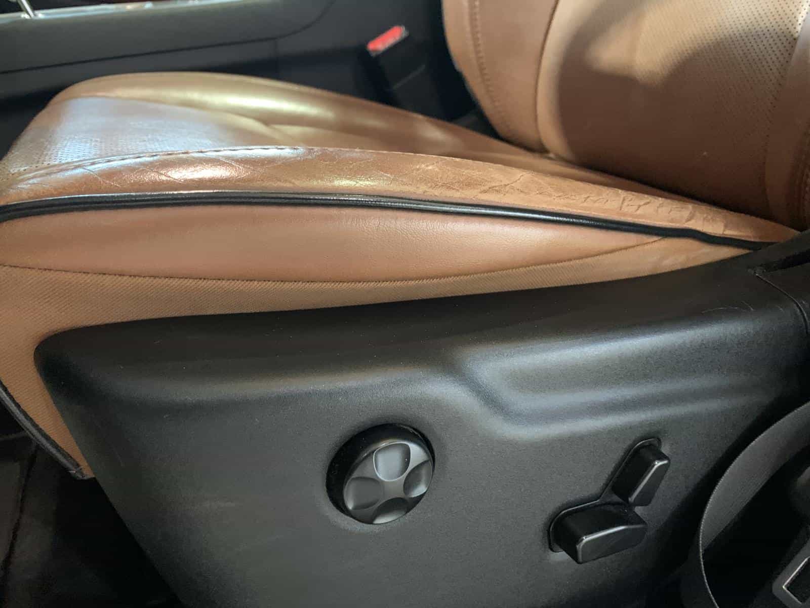 2011 Jeep Grand Cherokee Overland Overland - Image 12