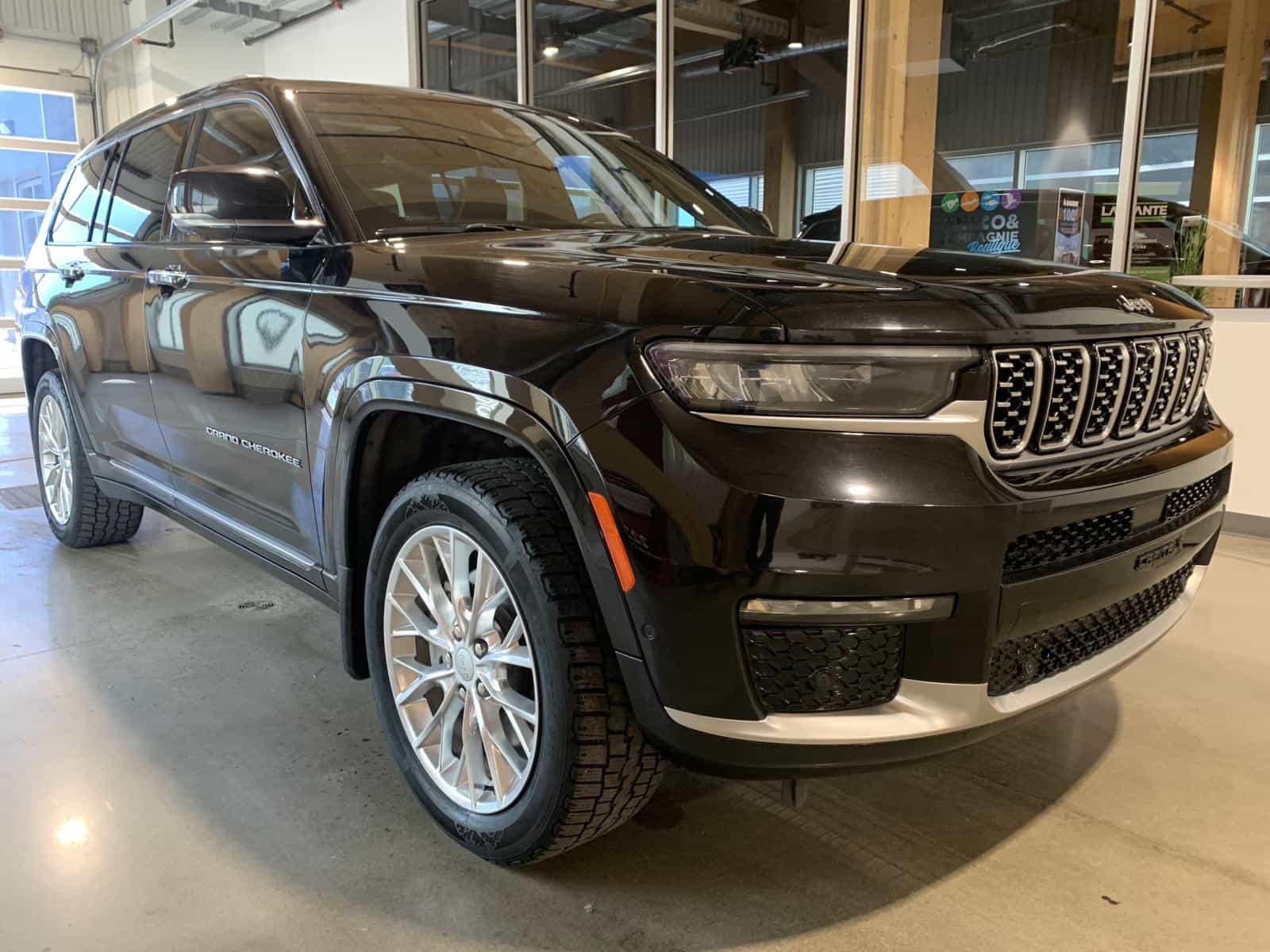 2021 Jeep Grand Cherokee L Summit Summit - Image 3