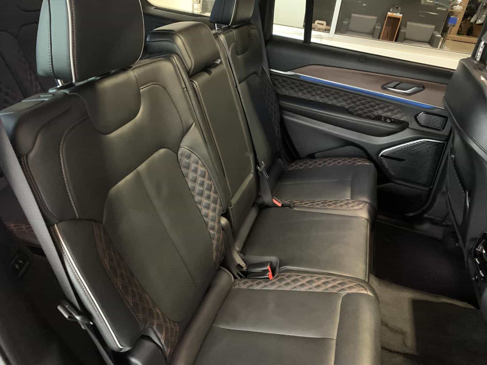 2021 Jeep Grand Cherokee L Summit Summit - Image 11