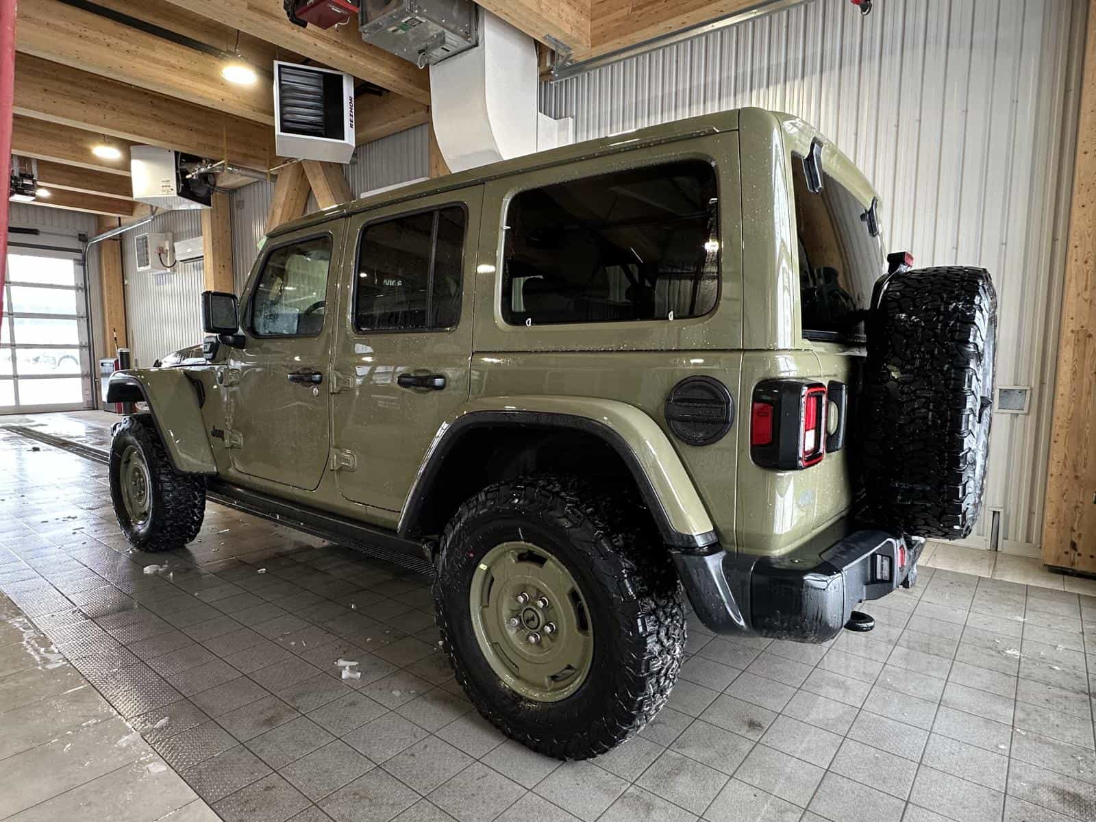 2025 Jeep Wrangler 4xe PHEV 4-Door Willys (29H) - Image 2